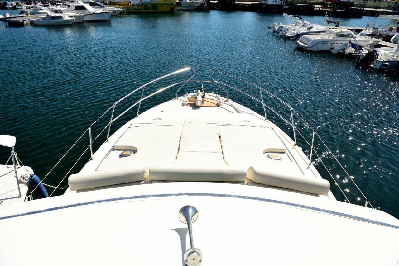 Готель Blue II Yacht Арбатакс Екстер'єр фото